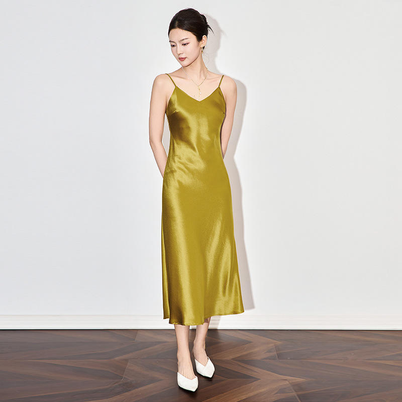 Elegant Light Luxury Satin Acetate Eco-friendly Fabric V-Neck Summer Dress with Natural Waist Strap